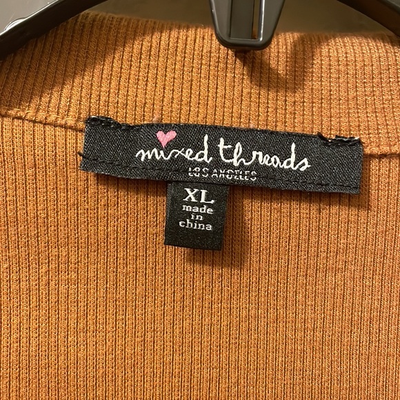 Rust collared long sleeve crop top - Picture 3 of 5